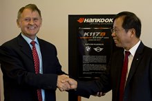 Hankook Abroncsadományozási Program - sajtótájékoztató, 2014.10.30.